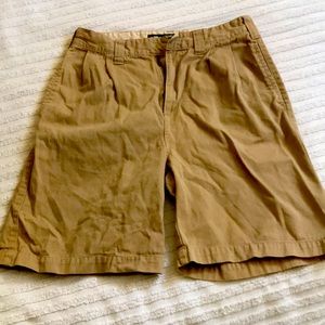 Men’s khaki shorts